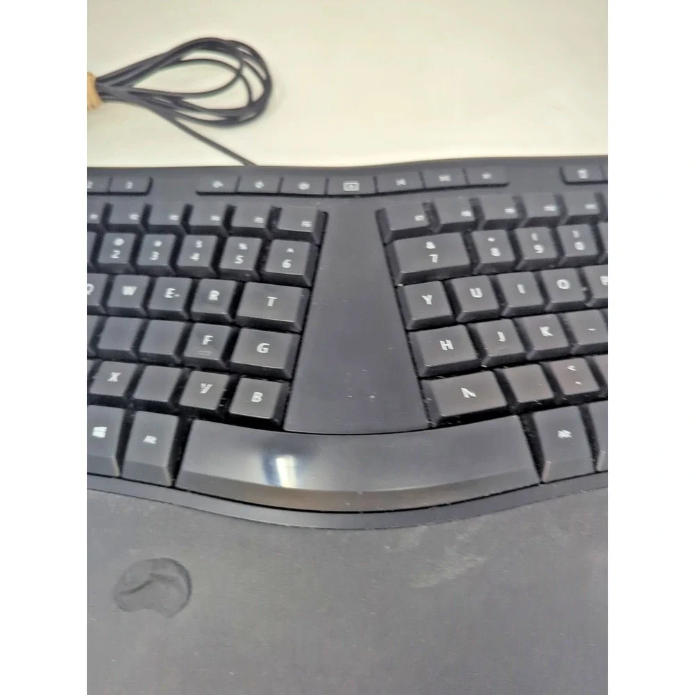 Microsoft - Ergonomic Full-size USB Wired Mechanical Keyboard - Black Model 1878